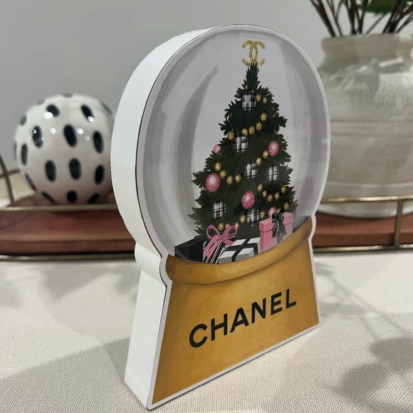 Fashion Brand Wood Table Top/Shelf Decor - Picture 3 of 3